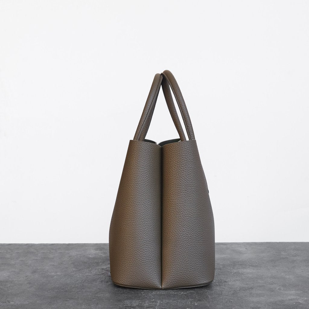 Cher Tote with Signet in Ash Brown