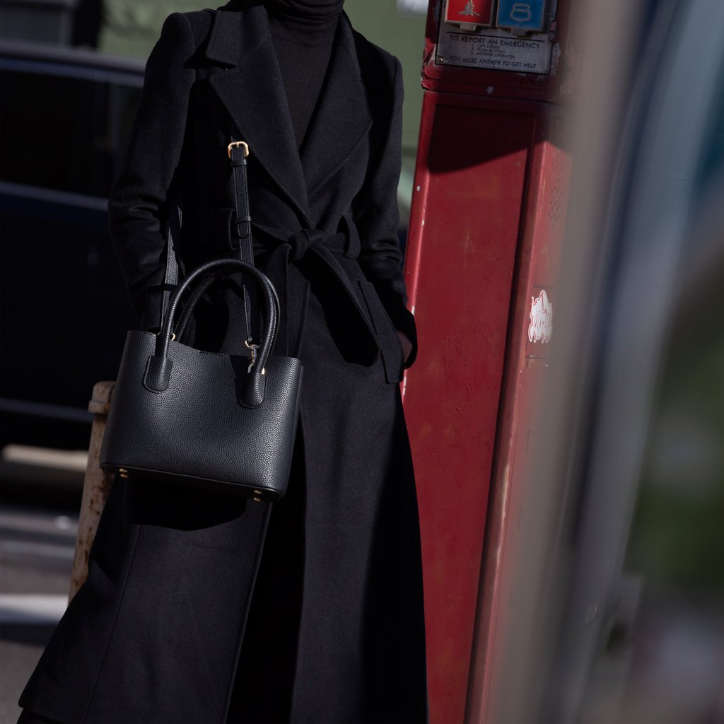 Cher Tote Mini with Signet in Black
