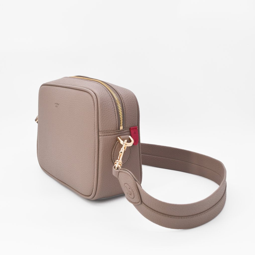 Grace Crossbody with Signet in Light Mud Grey – Shop Ethica