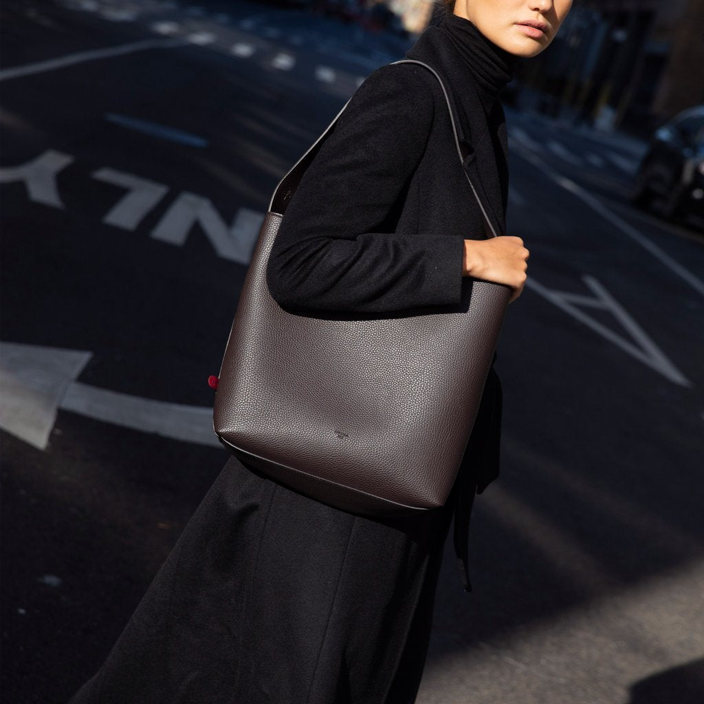Jane Shoulder Bag with Signet in Black